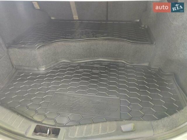Білий Форд Фьюжен, об'ємом двигуна 2 л та пробігом 115 тис. км за 17500 $, фото 10 на Automoto.ua