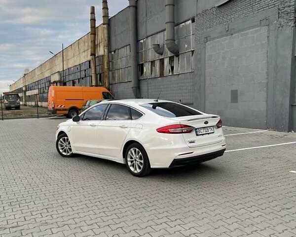 Белый Форд Фьюжн, объемом двигателя 2 л и пробегом 84 тыс. км за 21500 $, фото 20 на Automoto.ua