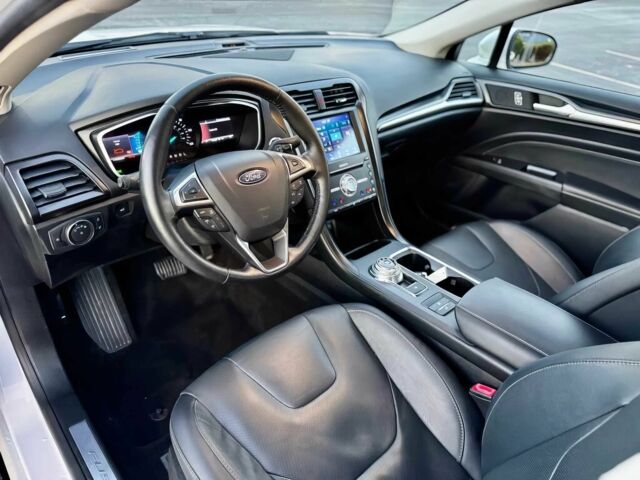 Білий Форд Фьюжен, об'ємом двигуна 2 л та пробігом 37 тис. км за 7900 $, фото 9 на Automoto.ua