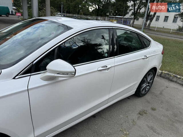 Белый Форд Фьюжн, объемом двигателя 2 л и пробегом 145 тыс. км за 17900 $, фото 17 на Automoto.ua