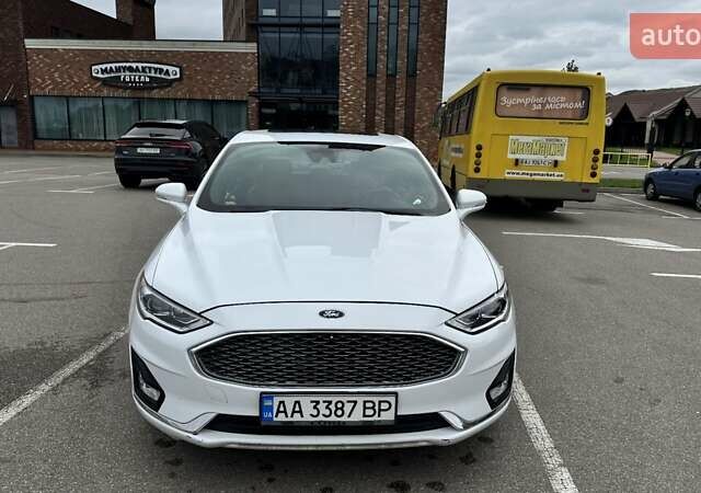 Белый Форд Фьюжн, объемом двигателя 2 л и пробегом 136 тыс. км за 16000 $, фото 6 на Automoto.ua