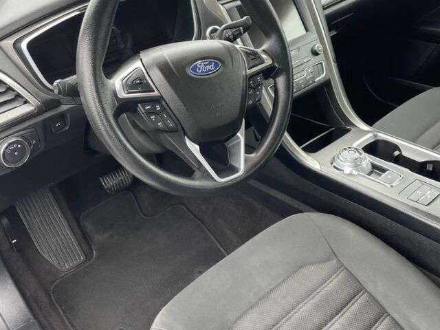 Белый Форд Фьюжн, объемом двигателя 2 л и пробегом 156 тыс. км за 11700 $, фото 6 на Automoto.ua