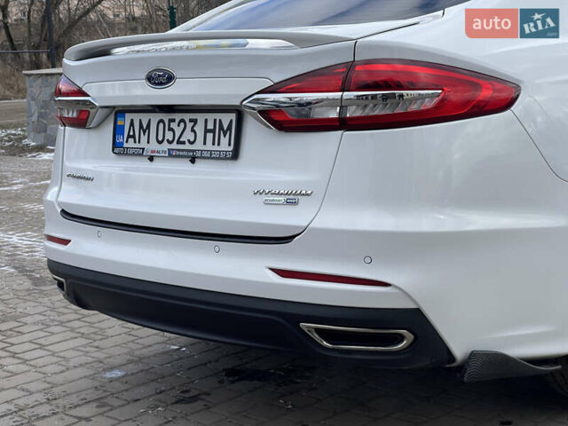 Белый Форд Фьюжн, объемом двигателя 2 л и пробегом 159 тыс. км за 16455 $, фото 25 на Automoto.ua