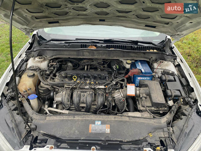 Белый Форд Фьюжн, объемом двигателя 2.49 л и пробегом 241 тыс. км за 13500 $, фото 18 на Automoto.ua