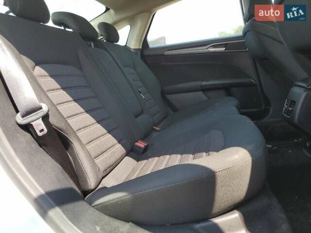 Білий Форд Фьюжен, об'ємом двигуна 2 л та пробігом 78 тис. км за 3600 $, фото 9 на Automoto.ua