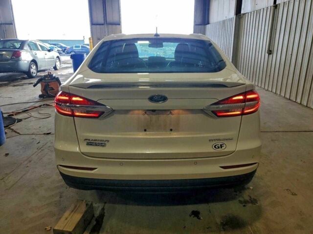 Белый Форд Фьюжн, объемом двигателя 2 л и пробегом 90 тыс. км за 2900 $, фото 5 на Automoto.ua