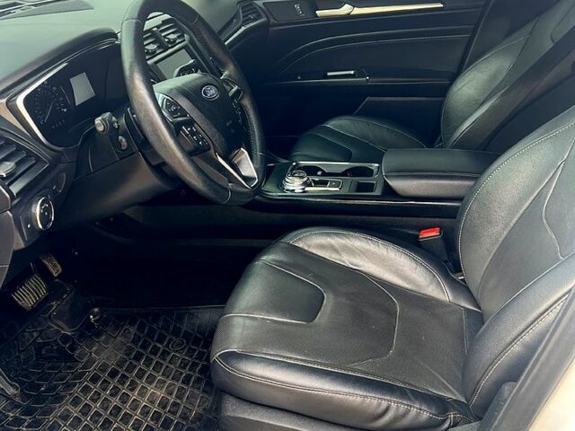 Белый Форд Фьюжн, объемом двигателя 2 л и пробегом 148 тыс. км за 13500 $, фото 4 на Automoto.ua