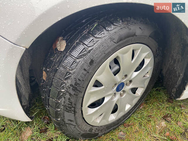 Белый Форд Фьюжн, объемом двигателя 2.49 л и пробегом 241 тыс. км за 13500 $, фото 10 на Automoto.ua