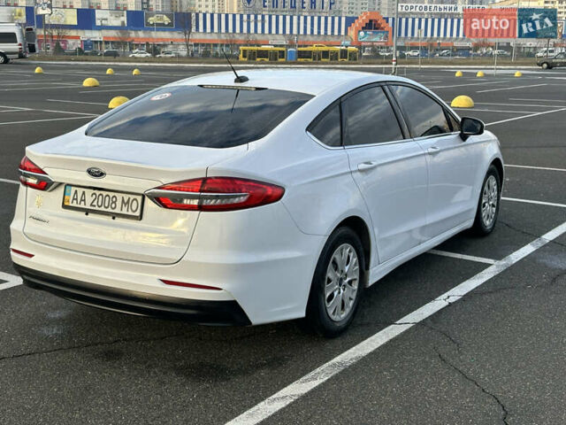 Белый Форд Фьюжн, объемом двигателя 2.49 л и пробегом 32 тыс. км за 13499 $, фото 5 на Automoto.ua