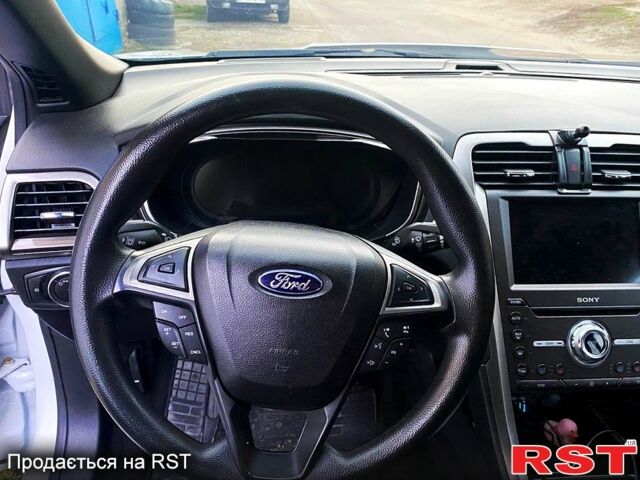 Белый Форд Фьюжн, объемом двигателя 2.5 л и пробегом 70 тыс. км за 15500 $, фото 7 на Automoto.ua