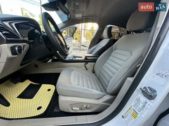 Белый Форд Фьюжн, объемом двигателя 2 л и пробегом 147 тыс. км за 16500 $, фото 45 на Automoto.ua