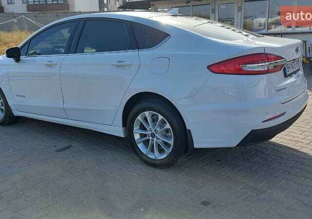 Белый Форд Фьюжн, объемом двигателя 2 л и пробегом 147 тыс. км за 18700 $, фото 4 на Automoto.ua