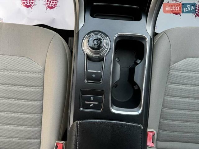 Білий Форд Фьюжен, об'ємом двигуна 2 л та пробігом 129 тис. км за 14900 $, фото 21 на Automoto.ua