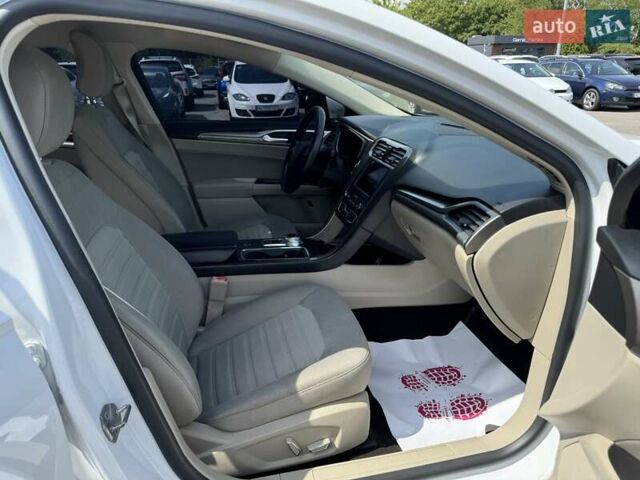 Білий Форд Фьюжен, об'ємом двигуна 2 л та пробігом 129 тис. км за 14900 $, фото 17 на Automoto.ua