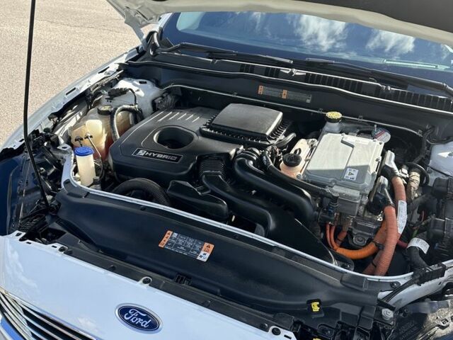 Білий Форд Фьюжен, об'ємом двигуна 2 л та пробігом 111 тис. км за 16700 $, фото 9 на Automoto.ua