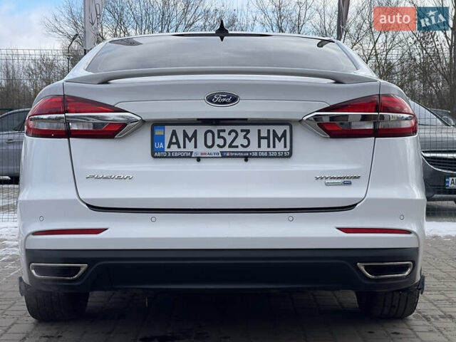 Белый Форд Фьюжн, объемом двигателя 2 л и пробегом 159 тыс. км за 16455 $, фото 19 на Automoto.ua