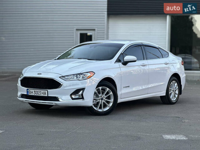 Белый Форд Фьюжн, объемом двигателя 2 л и пробегом 147 тыс. км за 16500 $, фото 8 на Automoto.ua