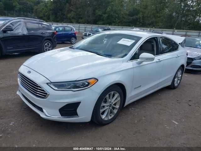 Білий Форд Фьюжен, об'ємом двигуна 2 л та пробігом 118 тис. км за 2100 $, фото 1 на Automoto.ua