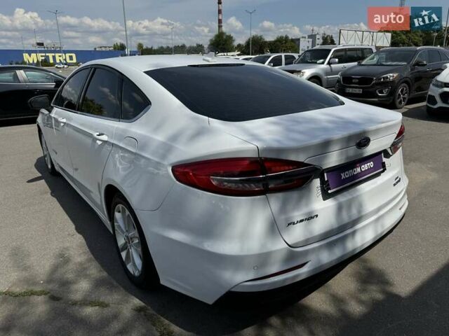Білий Форд Фьюжен, об'ємом двигуна 2 л та пробігом 129 тис. км за 14900 $, фото 9 на Automoto.ua