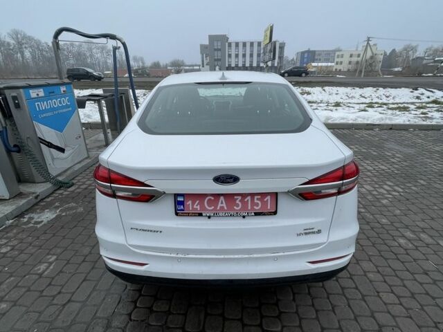 Белый Форд Фьюжн, объемом двигателя 2 л и пробегом 156 тыс. км за 11700 $, фото 2 на Automoto.ua