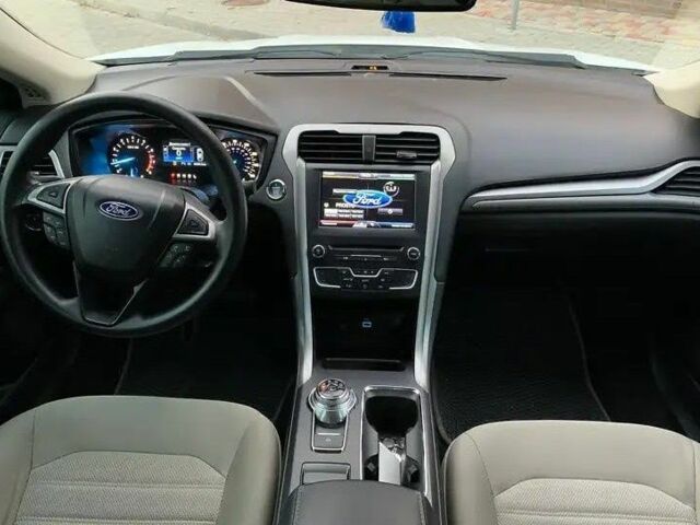 Білий Форд Фьюжен, об'ємом двигуна 2.4 л та пробігом 66 тис. км за 11999 $, фото 6 на Automoto.ua