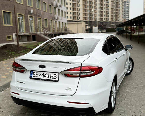 Белый Форд Фьюжн, объемом двигателя 1.5 л и пробегом 82 тыс. км за 13400 $, фото 10 на Automoto.ua