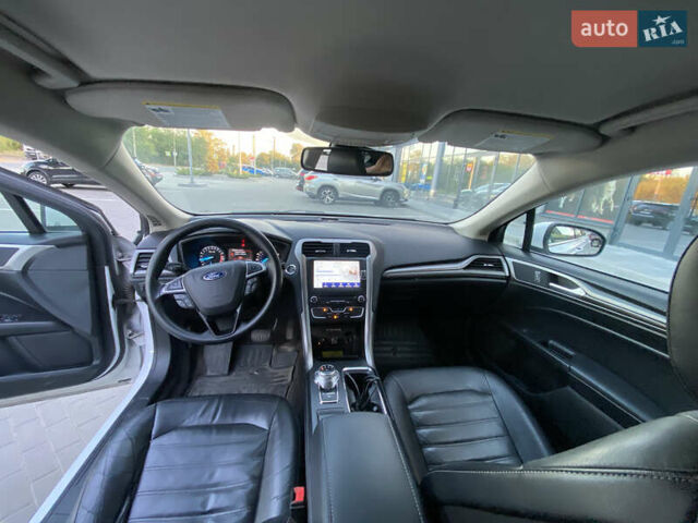 Форд Фьюжн 2019 в Днепре (Днепропетровске) на Automoto.ua Белый Форд Фьюжн, объемом двигателя 2.49 л и пробегом 150 тыс. км за 12500 $, фото 9 на Automoto.ua