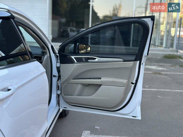 Белый Форд Фьюжн, объемом двигателя 2 л и пробегом 147 тыс. км за 16500 $, фото 32 на Automoto.ua