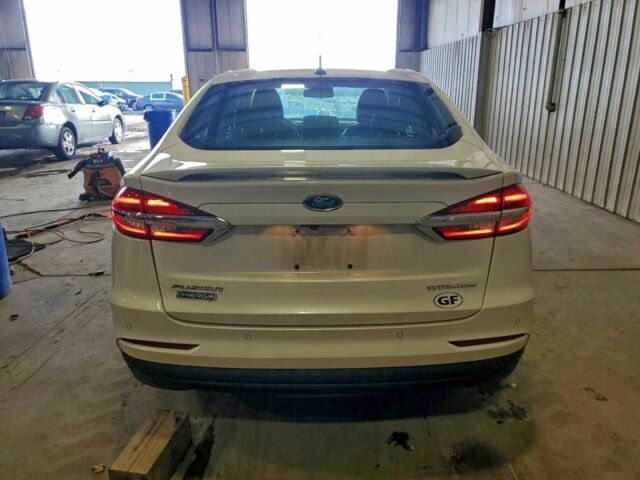 Белый Форд Фьюжн, объемом двигателя 2 л и пробегом 93 тыс. км за 3500 $, фото 5 на Automoto.ua