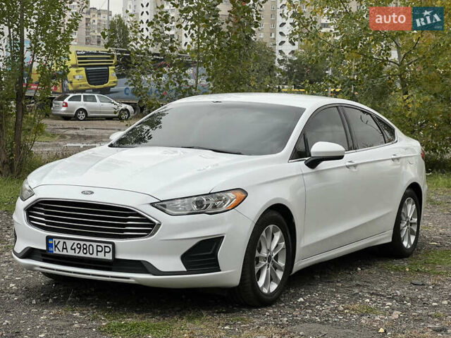 Белый Форд Фьюжн, объемом двигателя 1.5 л и пробегом 62 тыс. км за 12699 $, фото 2 на Automoto.ua