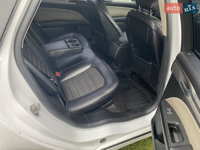 Белый Форд Фьюжн, объемом двигателя 2.49 л и пробегом 241 тыс. км за 13500 $, фото 14 на Automoto.ua