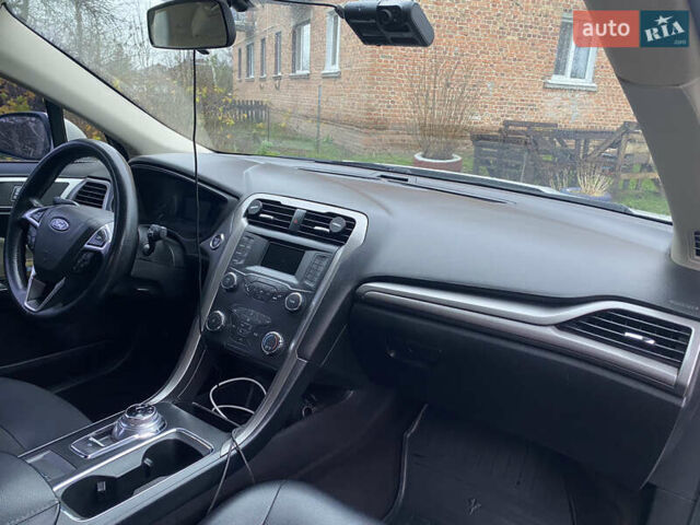 Белый Форд Фьюжн, объемом двигателя 2.49 л и пробегом 241 тыс. км за 13500 $, фото 12 на Automoto.ua