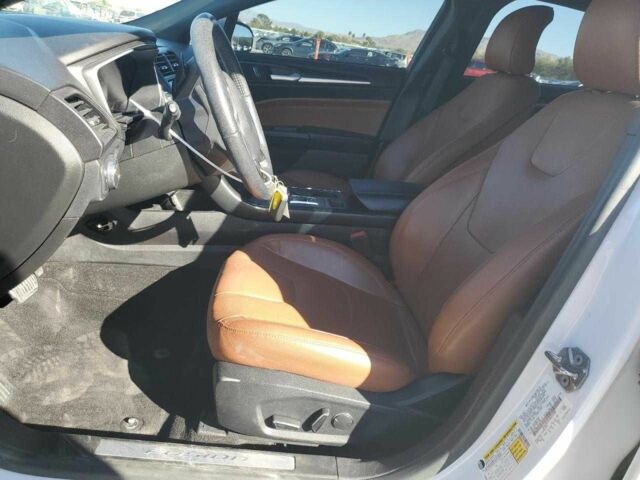 Белый Форд Фьюжн, объемом двигателя 2 л и пробегом 105 тыс. км за 2400 $, фото 6 на Automoto.ua