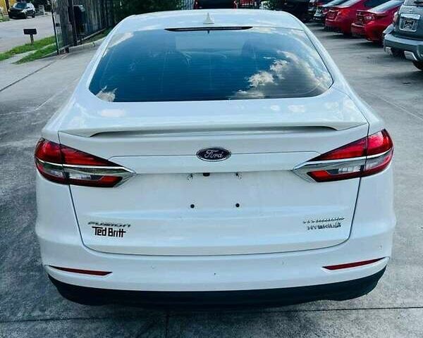 Форд Фьюжн 2019 в Львове на Automoto.ua Белый Форд Фьюжн, объемом двигателя 2 л и пробегом 60 тыс. км за 3000 $, фото 4 на Automoto.ua