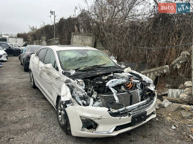 Белый Форд Фьюжн, объемом двигателя 2.49 л и пробегом 130 тыс. км за 6300 $, фото 5 на Automoto.ua