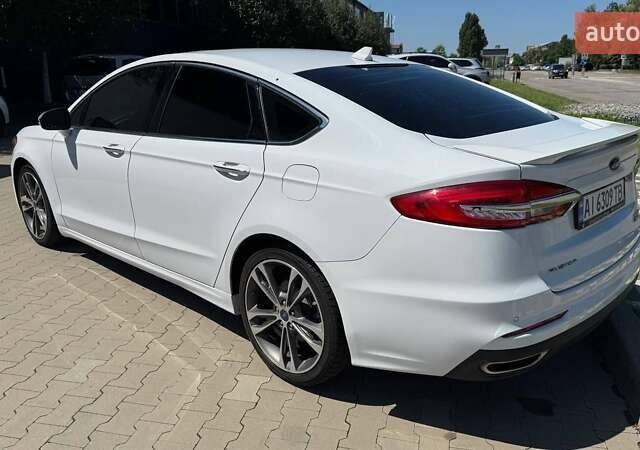 Белый Форд Фьюжн, объемом двигателя 2 л и пробегом 150 тыс. км за 13600 $, фото 4 на Automoto.ua