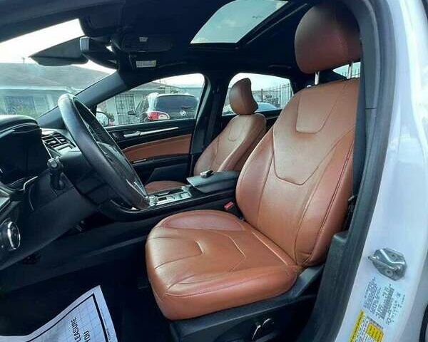 Форд Фьюжн 2019 в Львове на Automoto.ua Белый Форд Фьюжн, объемом двигателя 2 л и пробегом 60 тыс. км за 3000 $, фото 6 на Automoto.ua