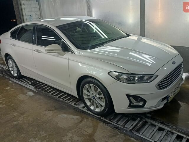 Білий Форд Фьюжен, об'ємом двигуна 2 л та пробігом 120 тис. км за 17500 $, фото 51 на Automoto.ua