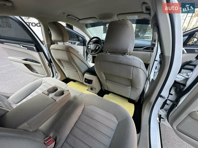 Белый Форд Фьюжн, объемом двигателя 2 л и пробегом 147 тыс. км за 16500 $, фото 26 на Automoto.ua