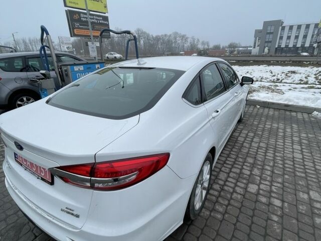 Білий Форд Фьюжен, об'ємом двигуна 2 л та пробігом 156 тис. км за 13150 $, фото 1 на Automoto.ua