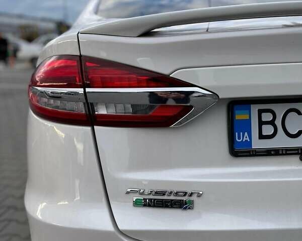 Белый Форд Фьюжн, объемом двигателя 2 л и пробегом 84 тыс. км за 21500 $, фото 11 на Automoto.ua