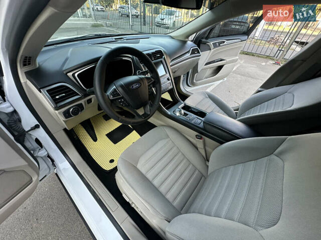 Белый Форд Фьюжн, объемом двигателя 2 л и пробегом 147 тыс. км за 16500 $, фото 46 на Automoto.ua