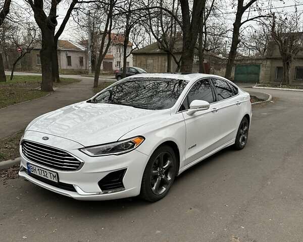 Білий Форд Фьюжен, об'ємом двигуна 2 л та пробігом 124 тис. км за 17000 $, фото 1 на Automoto.ua