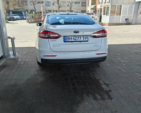 Білий Форд Фьюжен, об'ємом двигуна 2 л та пробігом 115 тис. км за 17500 $, фото 16 на Automoto.ua