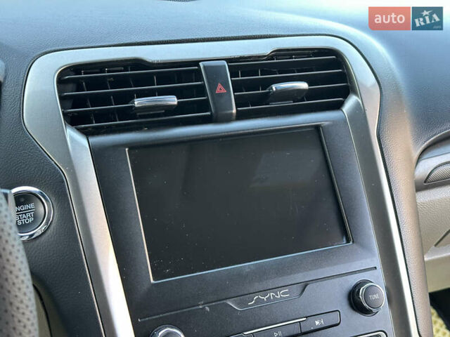 Белый Форд Фьюжн, объемом двигателя 2 л и пробегом 147 тыс. км за 16500 $, фото 52 на Automoto.ua