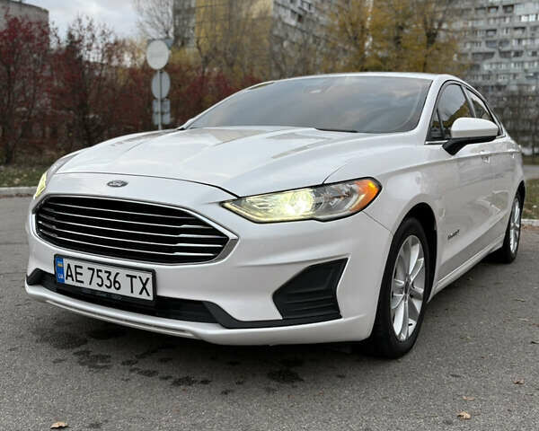 Белый Форд Фьюжн, объемом двигателя 2 л и пробегом 40 тыс. км за 15800 $, фото 1 на Automoto.ua