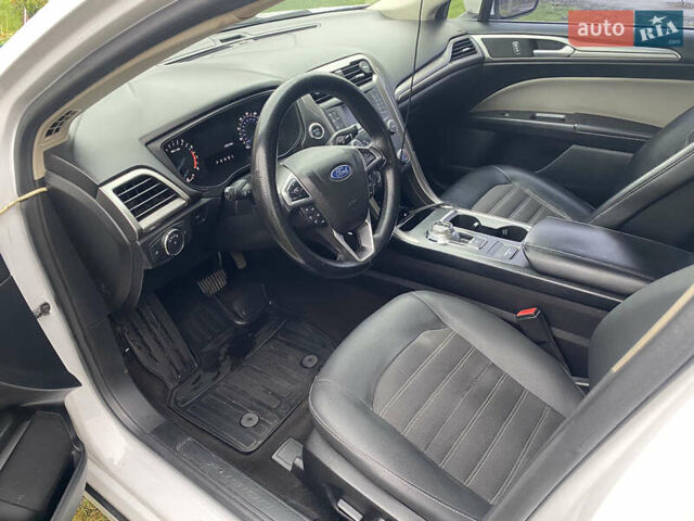 Белый Форд Фьюжн, объемом двигателя 2.49 л и пробегом 241 тыс. км за 13500 $, фото 9 на Automoto.ua