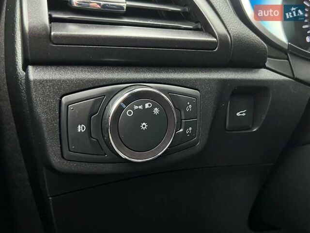 Белый Форд Фьюжн, объемом двигателя 2 л и пробегом 81 тыс. км за 18990 $, фото 19 на Automoto.ua