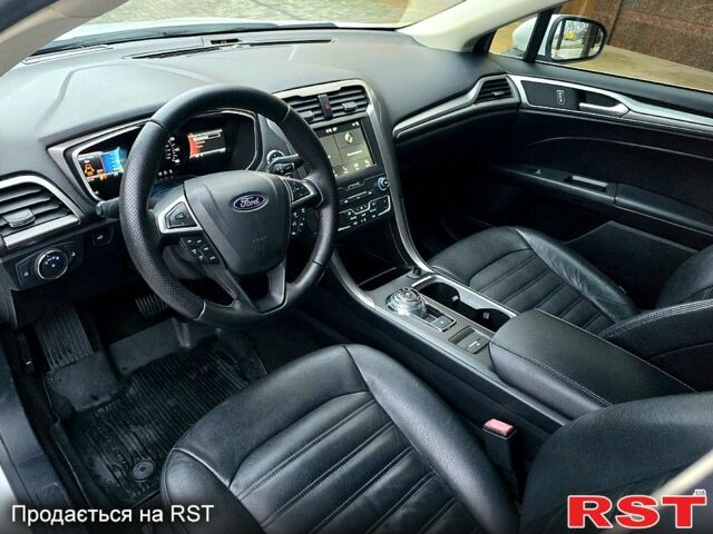 Білий Форд Фьюжен, об'ємом двигуна 1.5 л та пробігом 68 тис. км за 12900 $, фото 5 на Automoto.ua