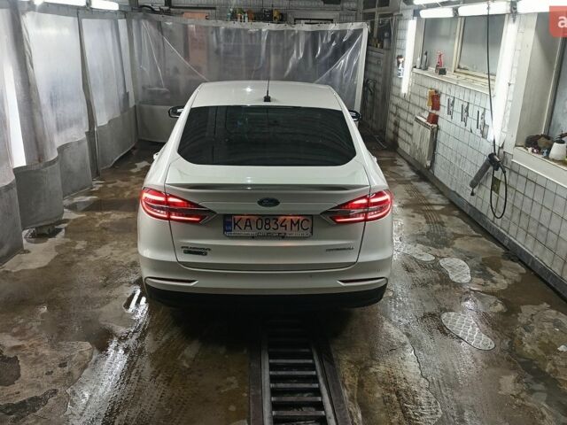 Білий Форд Фьюжен, об'ємом двигуна 2 л та пробігом 120 тис. км за 17500 $, фото 41 на Automoto.ua